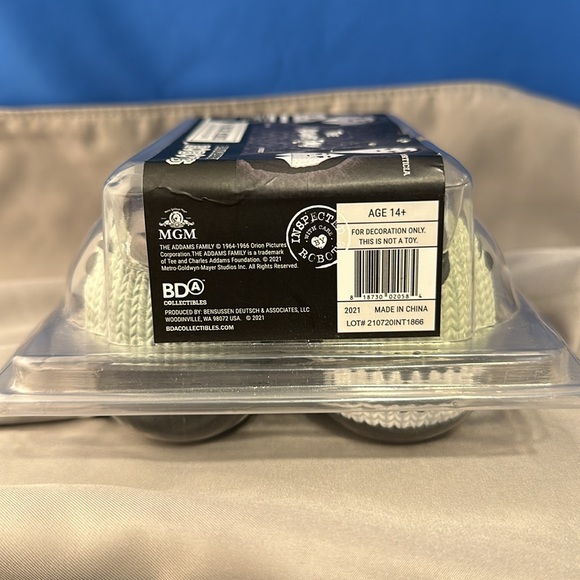 THE ADDAMS FAMILY 4 PACK MINIS COLLECTIBLE VINYL FIGURES - Picture 3 of 7